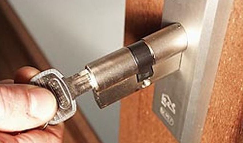 Vers gemonteerd slot bij een woning in de Bijvanck Vers gemonteerd slot bij een woning in de Bijvanck